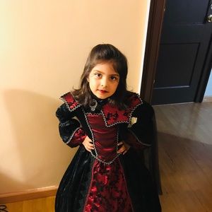 Meet your Posher, Maira